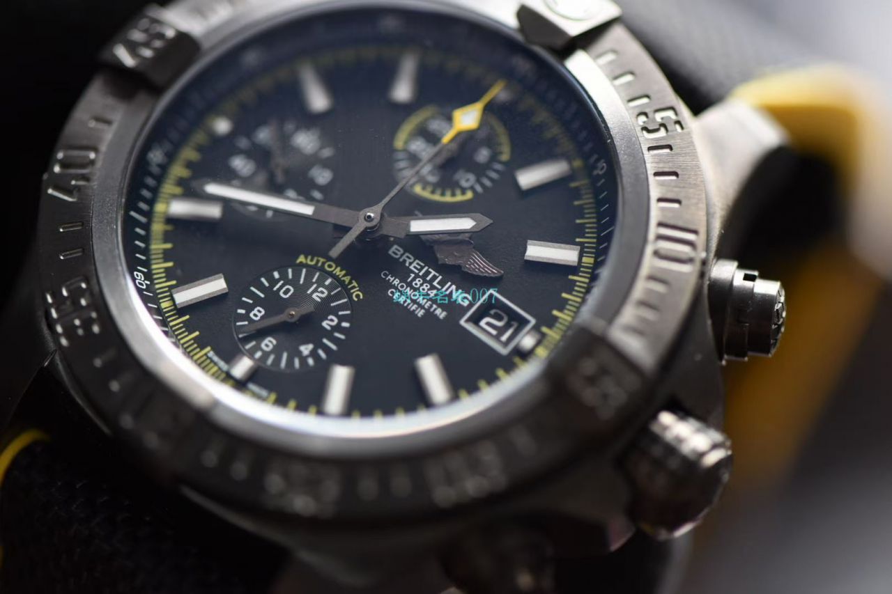 OXF Factory 超A高仿手表 Breitling 复仇者系列E13383101M2W1 wrist watch  / BL197