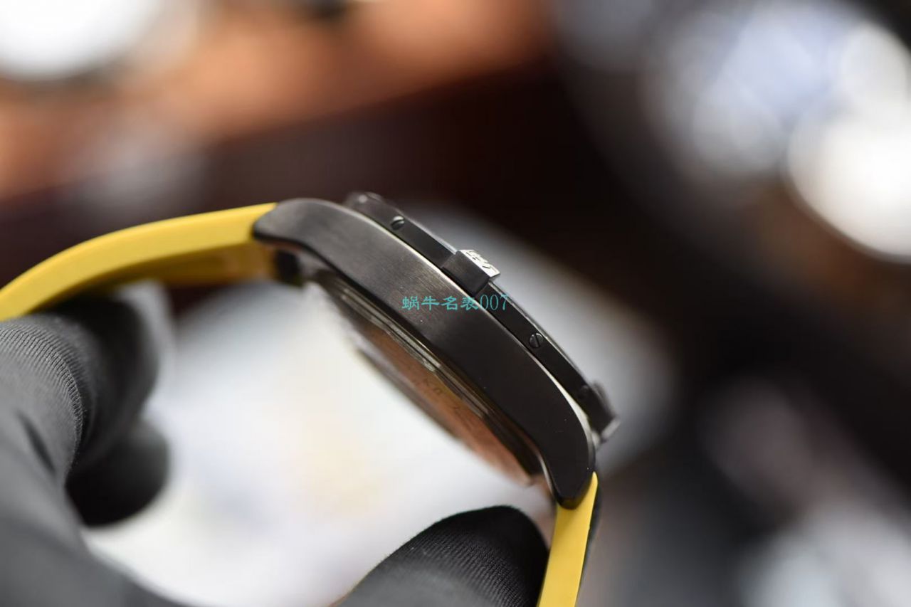 OXF Factory 超A高仿手表 Breitling 复仇者系列E13383101M2W1 wrist watch  / BL197