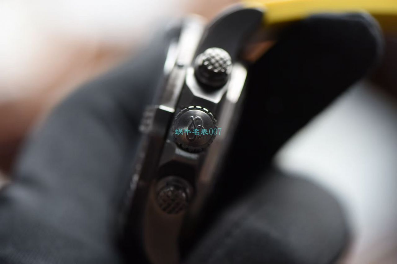 OXF Factory 超A高仿手表 Breitling 复仇者系列E13383101M2W1 wrist watch  / BL197