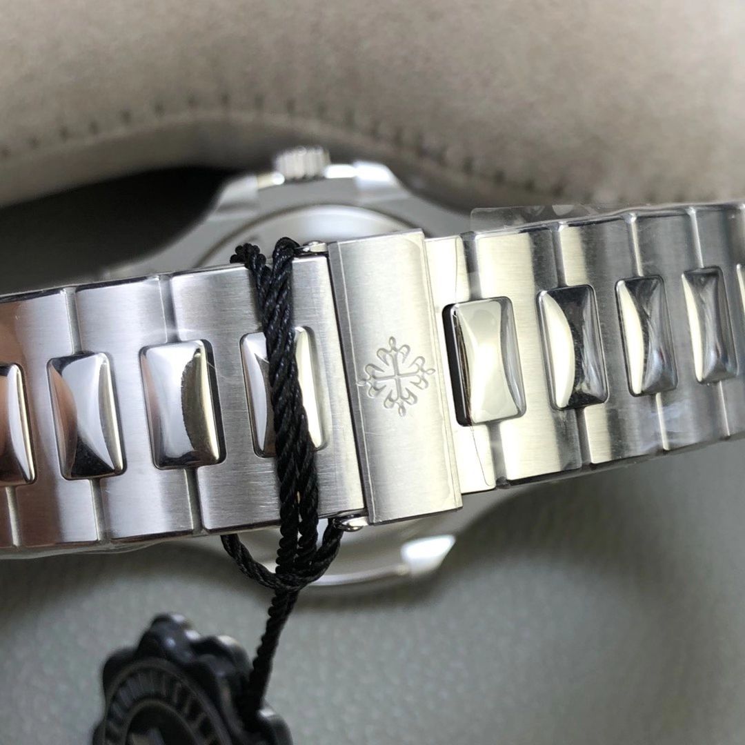 PPF Factory V4版超级 Nautilus 钻圈 PATEK PHILIPPE 1比1精高仿手表5711/1A-011 / BD322