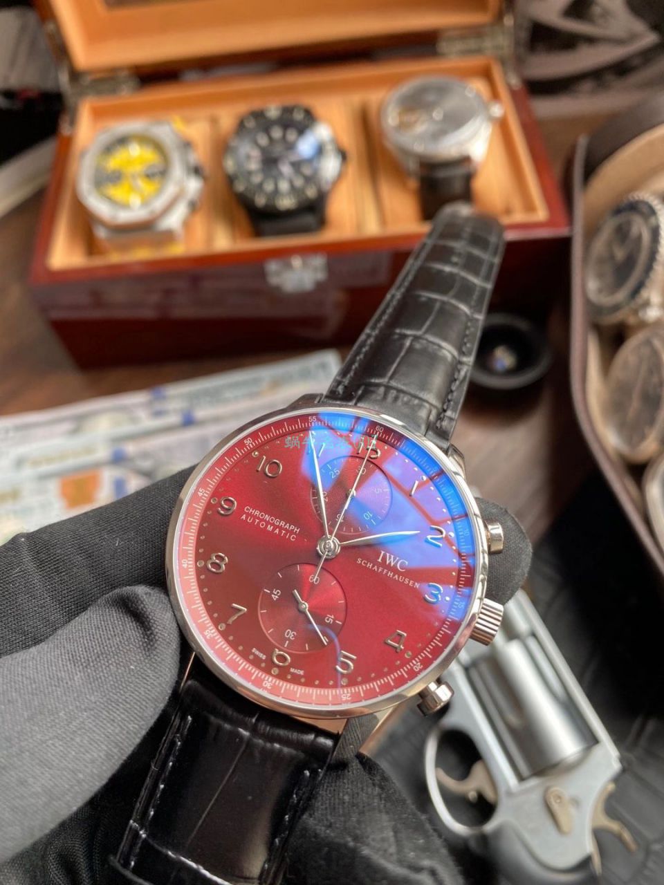 YL Factory  IWC 1比1高精仿手表酒红面葡萄牙计时IW371616 wrist watch  / WG578