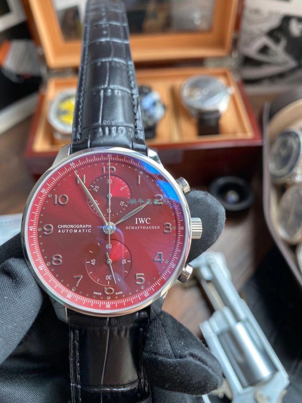 YL Factory  IWC 1比1高精仿手表酒红面葡萄牙计时IW371616 wrist watch  / WG578