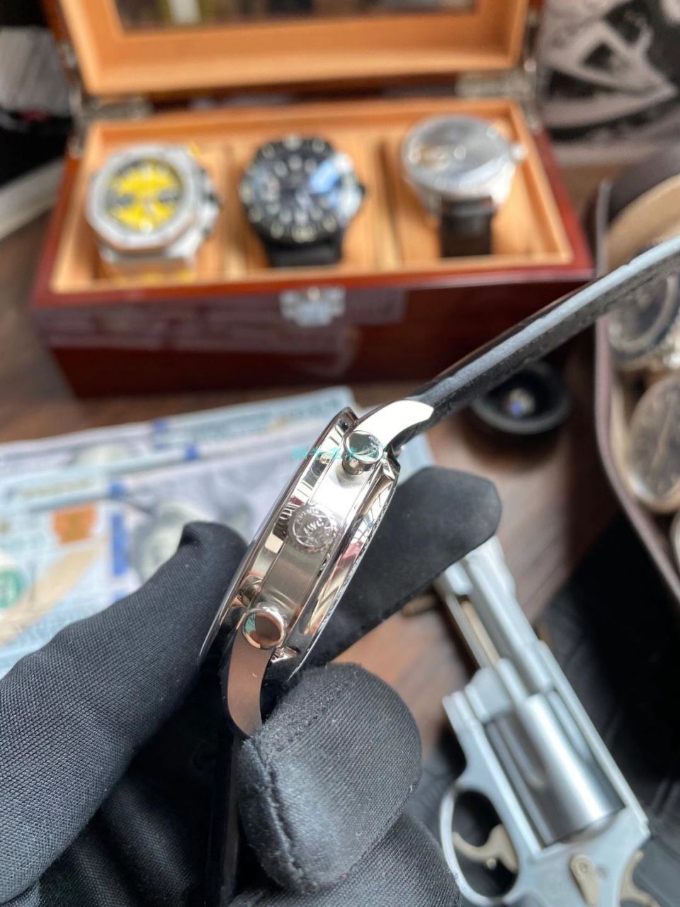 YL Factory  IWC 1比1高精仿手表酒红面葡萄牙计时IW371616 wrist watch  / WG578