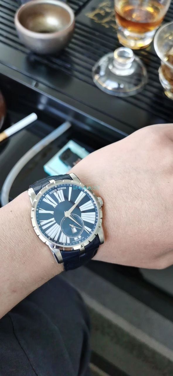 PF Factory Roger Dubuis王者系列 top 复刻高仿手表DBEX0535 wrist watch  / LJ088