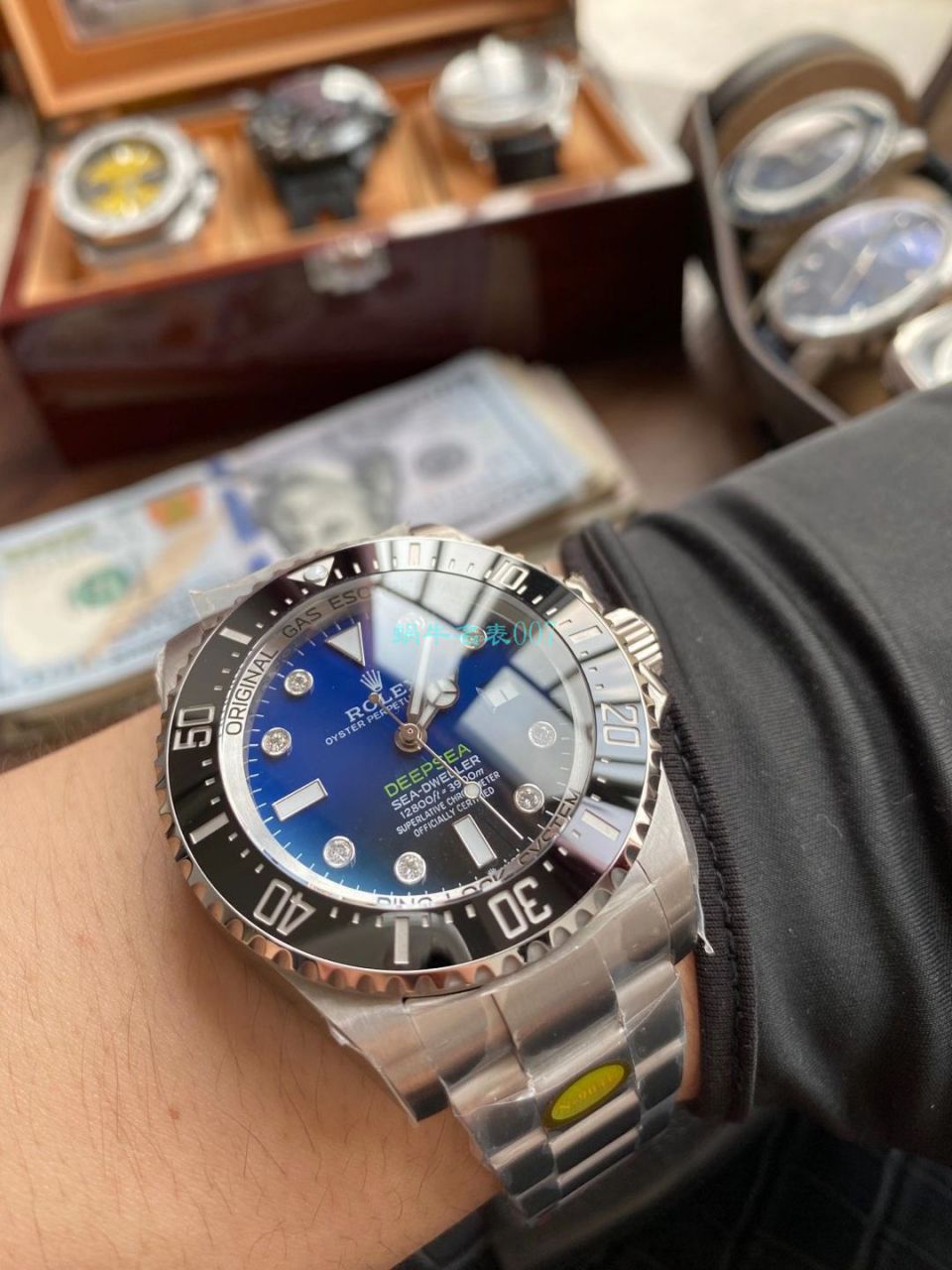 【真钻 copy customized 】 Rolex 渐变蓝鬼王手表m126660-0002订制8颗VS八心八箭真钻刻度 top 复刻高仿 / R658