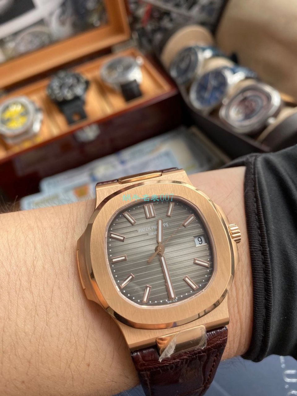 PPF Factory V4 Nautilus  top 复刻高仿PP PATEK PHILIPPE 5711R 玫瑰金 wrist watch  / BD300