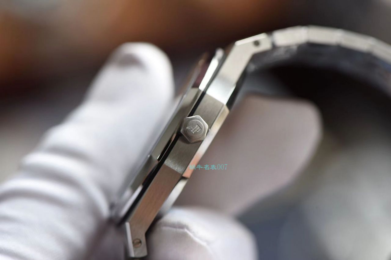 XF Factory 超A高仿APAudemars Piguet 手表皇家橡树15202IP.OO.1240IP.01超薄烟熏蓝 copy customized 限量版 / AP210