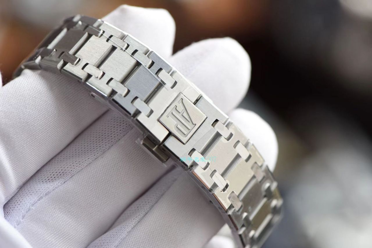 XF Factory 超A高仿APAudemars Piguet 手表皇家橡树15202IP.OO.1240IP.01超薄烟熏蓝 copy customized 限量版 / AP210