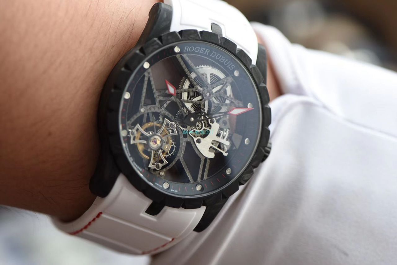BBR Factory 最新Roger Dubuis王者系列 carbon fiber  Tourbillon 1比1复刻高仿手表DBEX0577 wrist watch  / LJ090