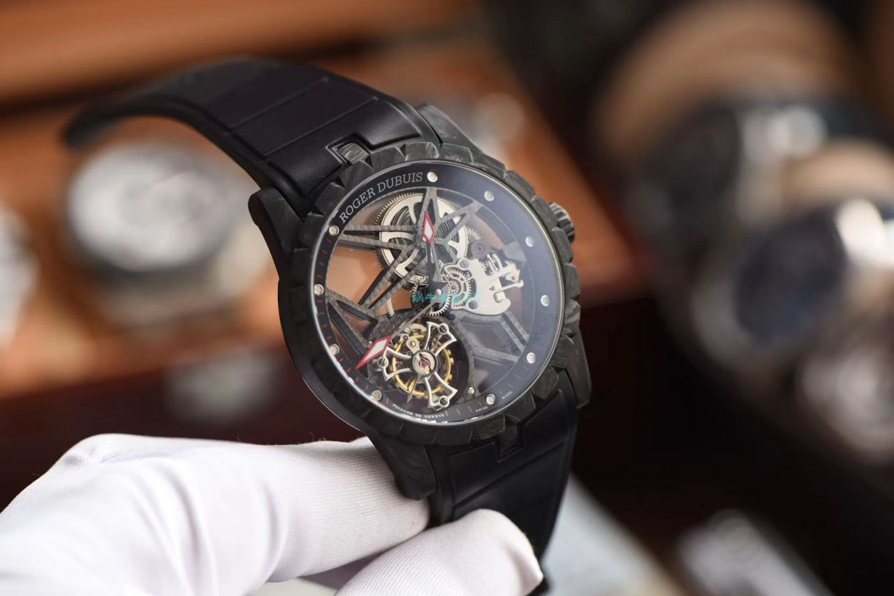 BBR Factory 最新Roger Dubuis王者系列 carbon fiber  Tourbillon 1比1复刻高仿手表DBEX0577 wrist watch  / LJ090