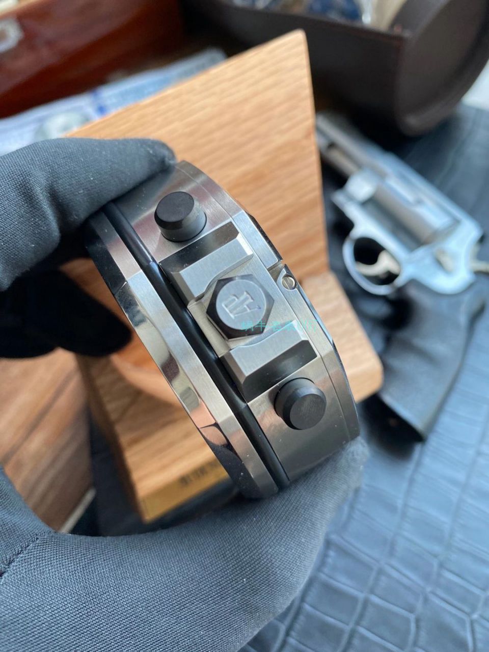 CK Factory Audemars PiguetAudemars Piguet  Royal Oak Offshore 26470经典致敬桌钟座钟 wrist watch  / AP219