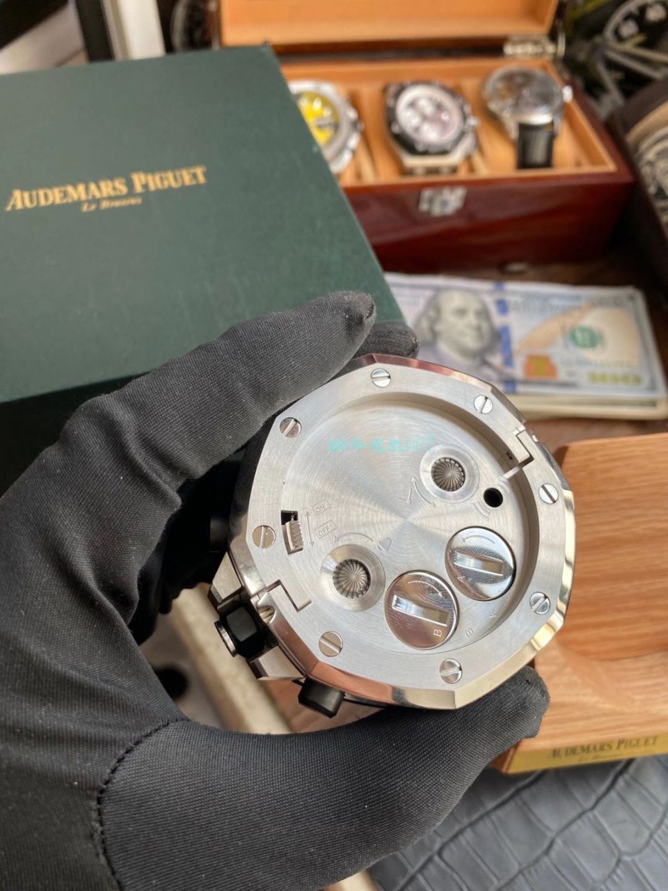 CK Factory Audemars PiguetAudemars Piguet  Royal Oak Offshore 26470经典致敬桌钟座钟 wrist watch  / AP219