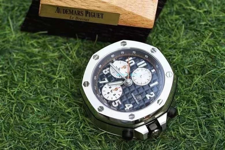 CK Factory Audemars PiguetAudemars Piguet  Royal Oak Offshore 26470经典致敬桌钟座钟 wrist watch  / AP219