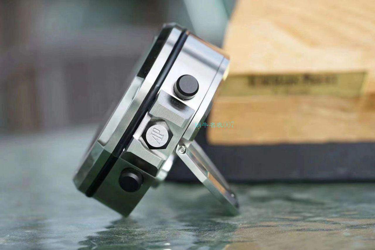 CK Factory Audemars PiguetAudemars Piguet  Royal Oak Offshore 26470经典致敬桌钟座钟 wrist watch  / AP219