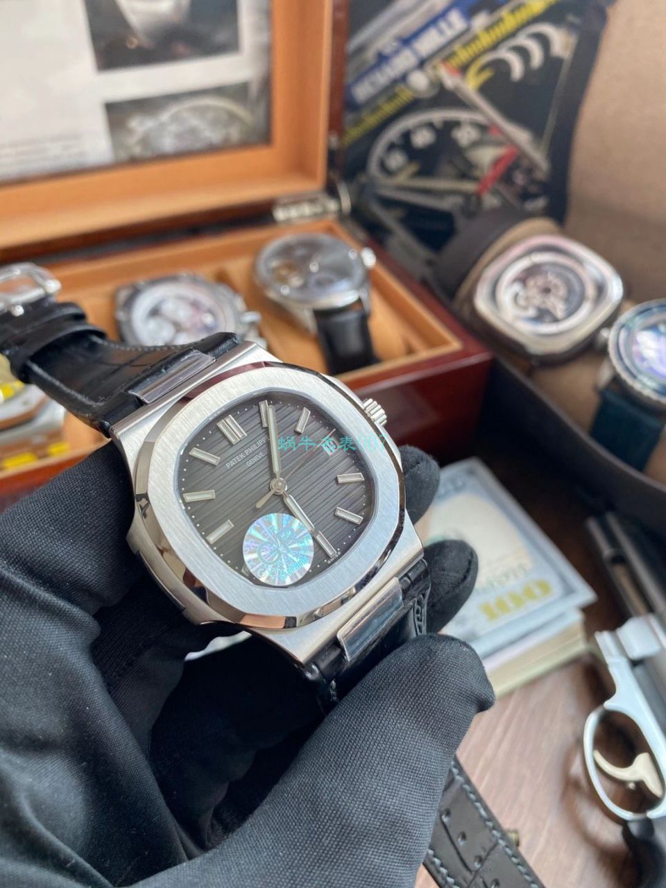 GR Factory V2版本1比1超A复刻高仿手表 PATEK PHILIPPE  Nautilus 5711/1A-011 wrist watch  / BD353