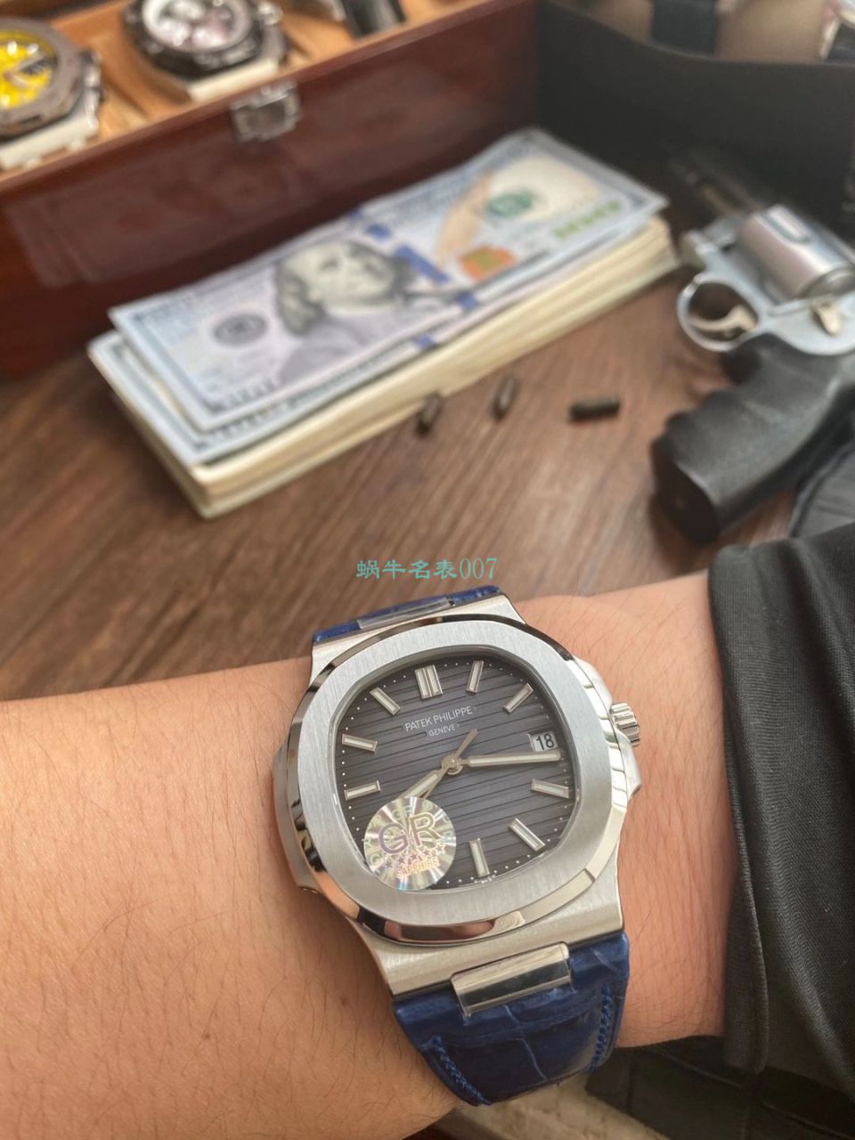 GR Factory V2版本1比1超A复刻高仿手表 PATEK PHILIPPE  Nautilus 5711/1A-011 wrist watch  / BD353