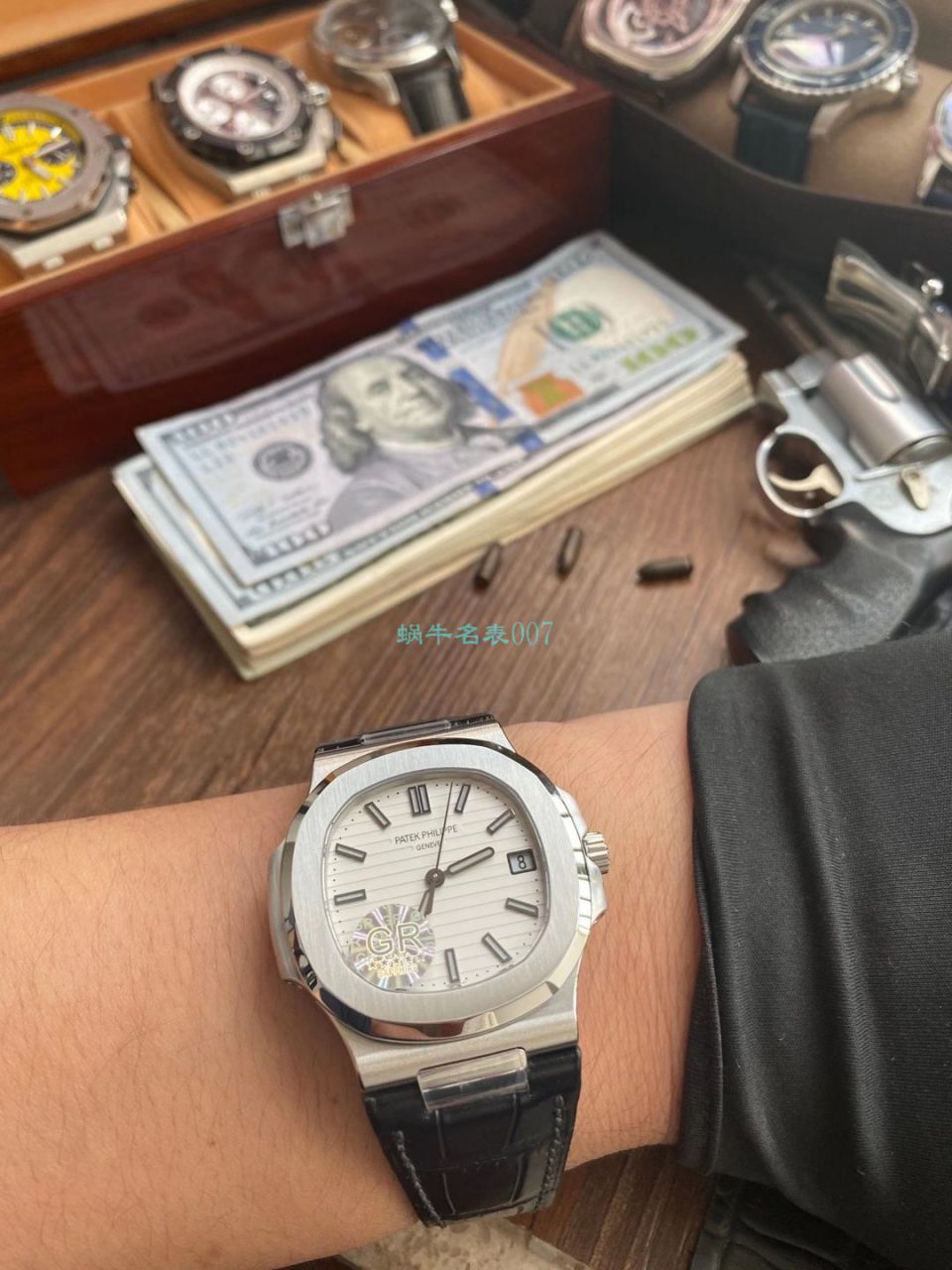 GR Factory V2版本1比1超A精仿手表 PATEK PHILIPPE  Nautilus 5711G 白金 wrist watch  / BD339