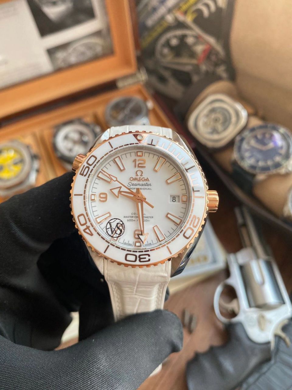 VS Factory 1比1复刻OMEGA Seamaster 600米女表215.23.40.20.04.001 wrist watch  / VS761