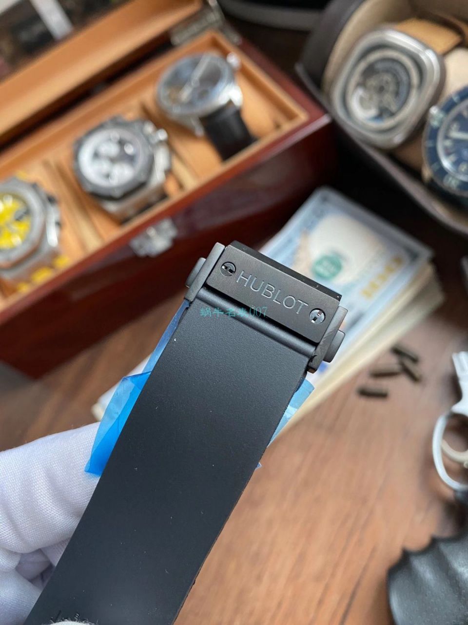 【 Video analysis  top 复刻手表最靠谱的商家】 hublot  big bang  Tourbillon 304.TX.1170.LR 不同版本对比视频 / YB112
