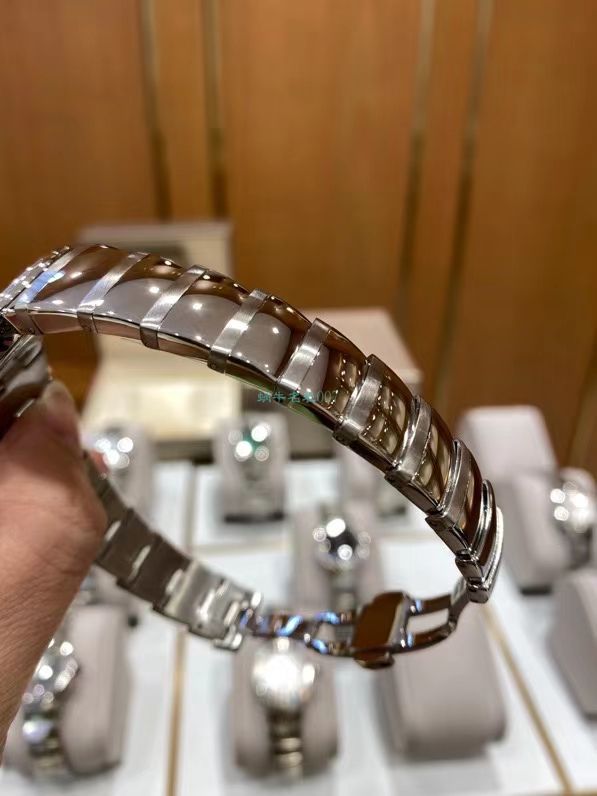 BV Factory  BVLGARI 一比一复刻高仿女士手表LVCEA系列102194 LU28WSPGSPG/12 wrist watch  / BG066
