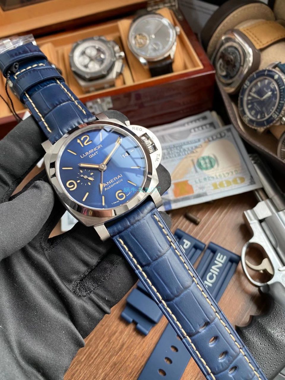 VS Factory Panerai 1比1 top 高精仿手表GMT两地时PAM01033 wrist watch  / PAM01033VSC