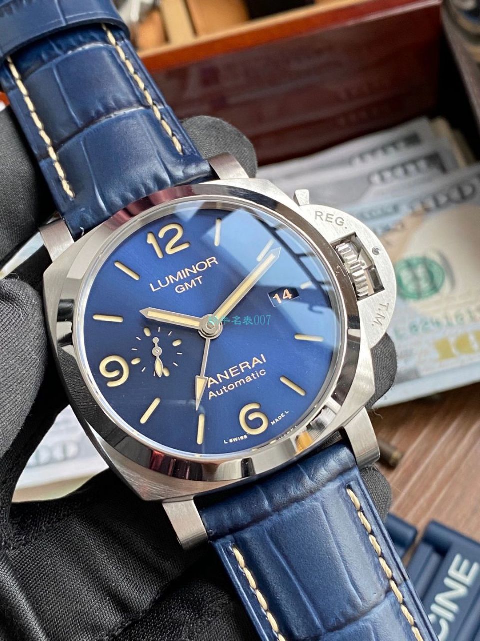 VS Factory Panerai 1比1 top 高精仿手表GMT两地时PAM01033 wrist watch  / PAM01033VSC
