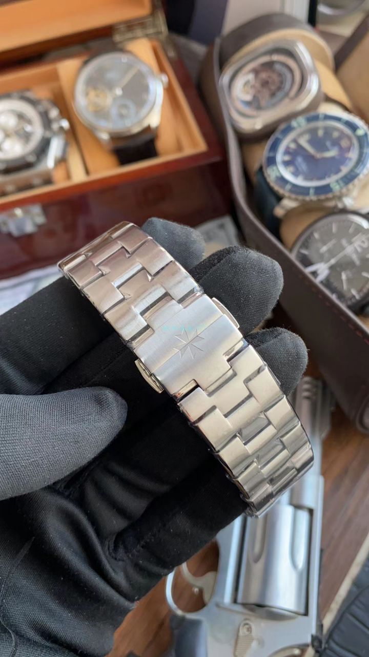 EUR Factory Vacheron Constantin   Overseas  Tourbillon 高仿手表6000V/110A-B544 wrist watch  / JS236