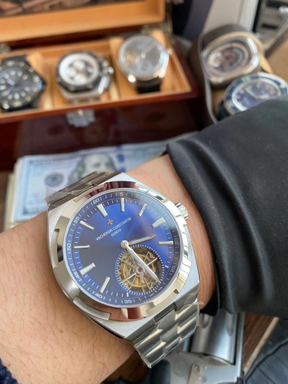 EUR Factory Vacheron Constantin   Overseas  Tourbillon 高仿手表6000V/110A-B544 wrist watch  / JS236