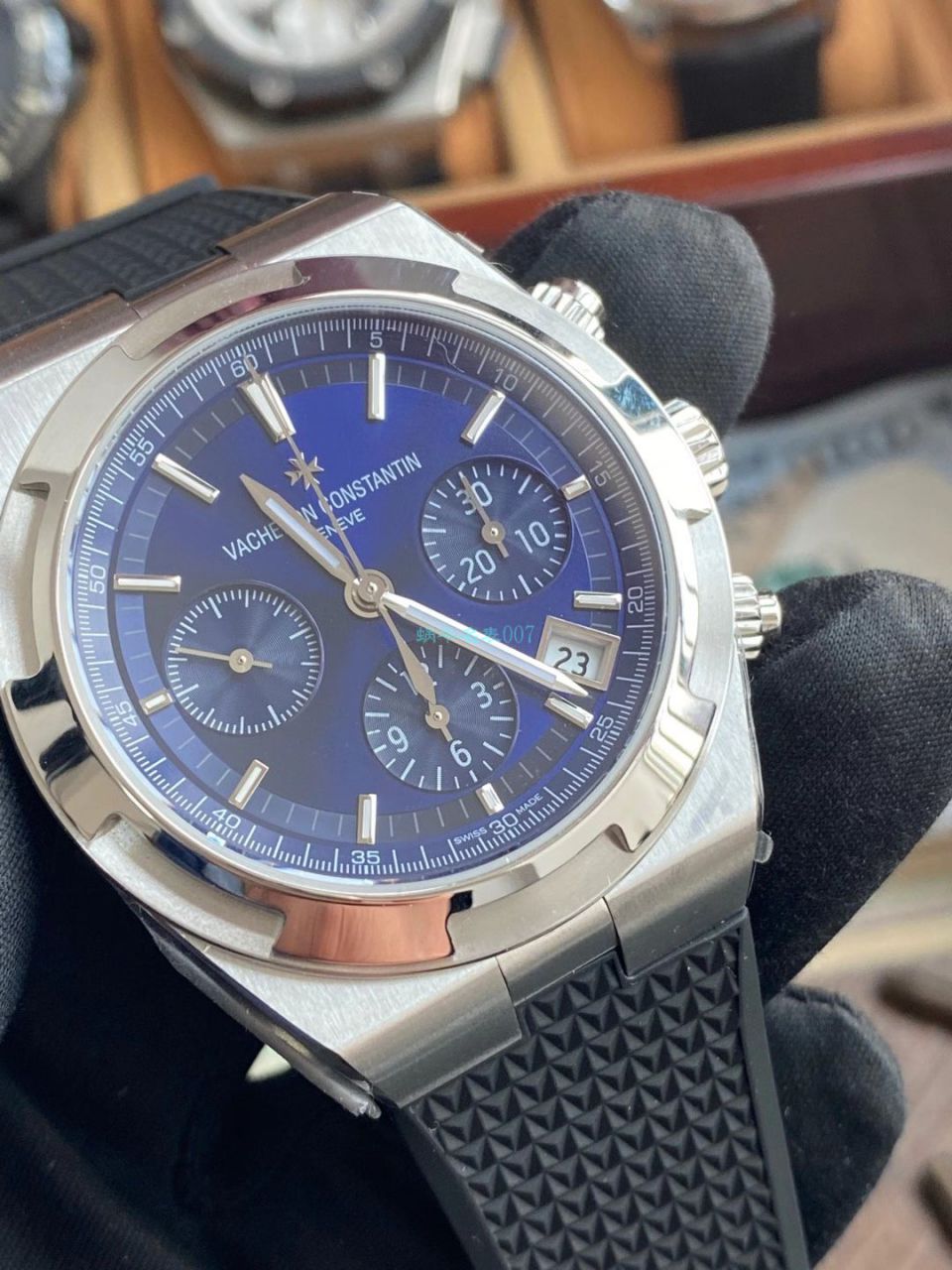 8F Factory Vacheron Constantin   Overseas 一比一 top 高精仿手表5500V/110A-B148胶带款 wrist watch  / JS237