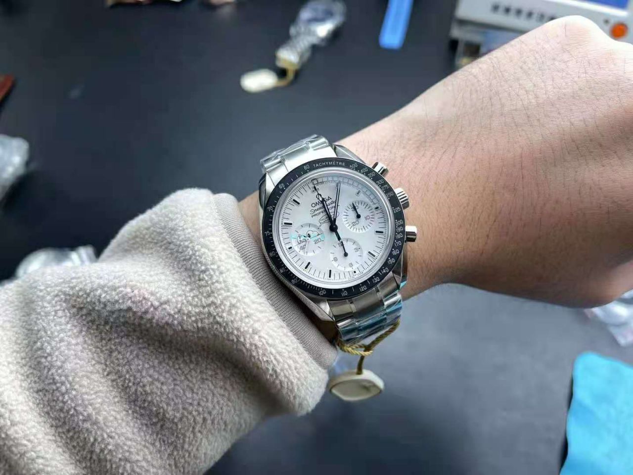OM Factory OMEGA超霸史努比一比一超A精仿手表311.32.42.30.04.003 wrist watch  / M773