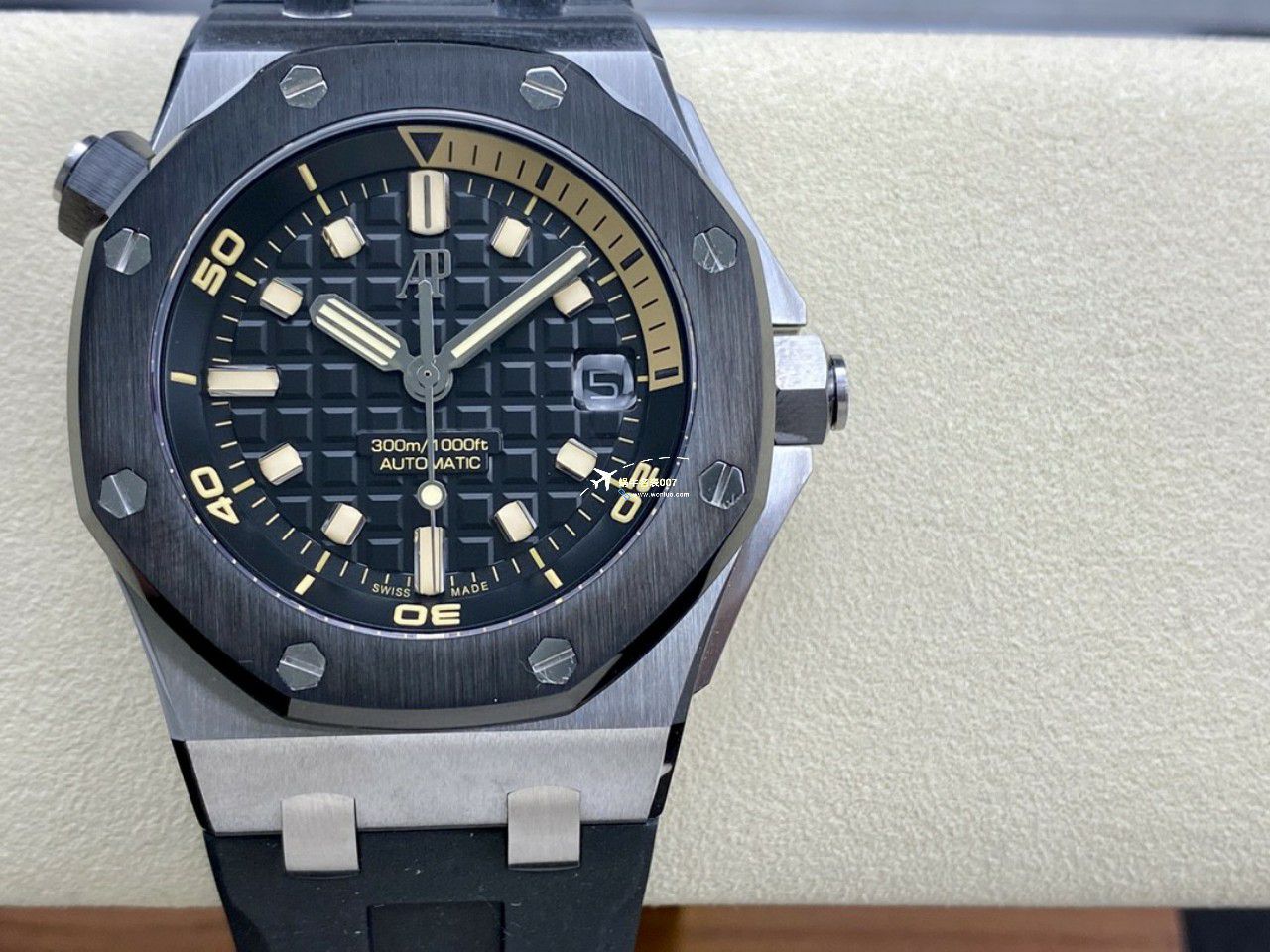 APF Factory 一比一高仿手表Audemars Piguet  Royal Oak Offshore 系列15720CN.OO.A002CA.01 wrist watch  / AP231