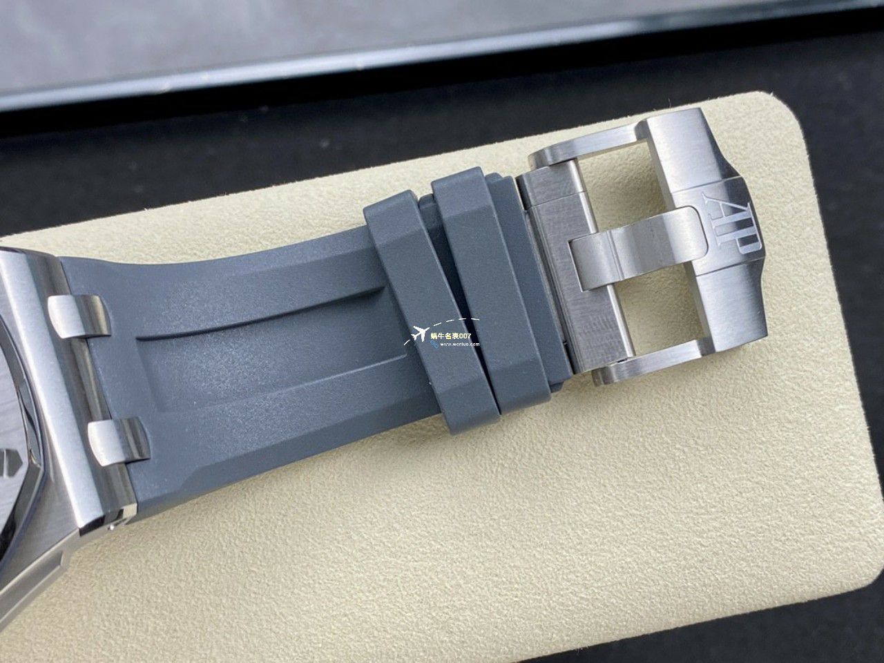 APF Factory 一比一高仿手表Audemars Piguet  Royal Oak Offshore 系列15720CN.OO.A002CA.01 wrist watch  / AP231