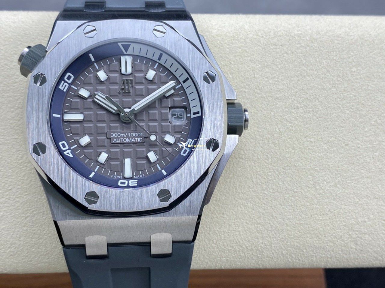 APF Factory 一比一高仿手表Audemars Piguet  Royal Oak Offshore 系列15720CN.OO.A002CA.01 wrist watch  / AP231