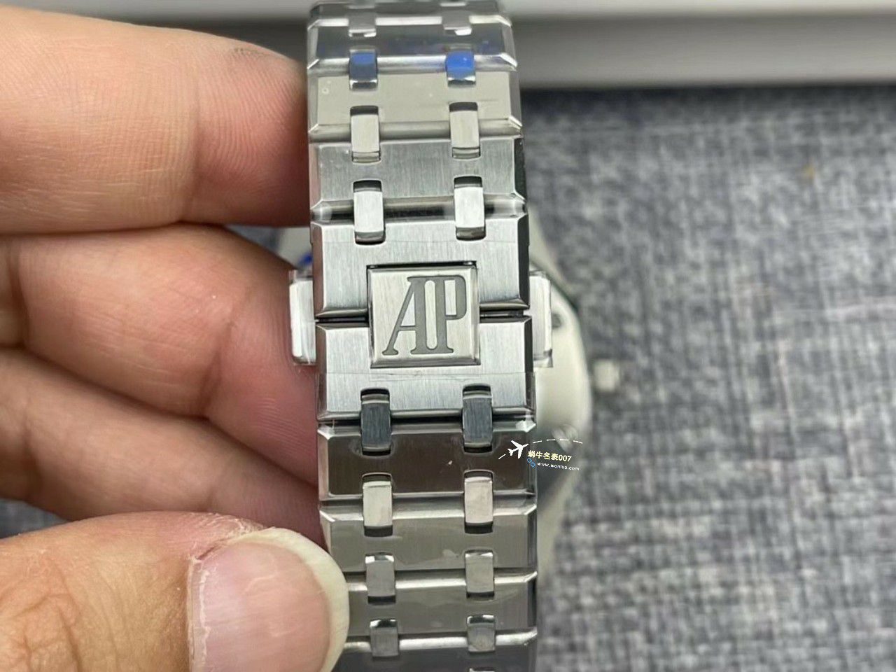 APS Factory Audemars Piguet 双摆轮镂空15407ST.OO.1220ST.01和15407OR.OO.1220OR.01一比一超A高仿手表 / AP232