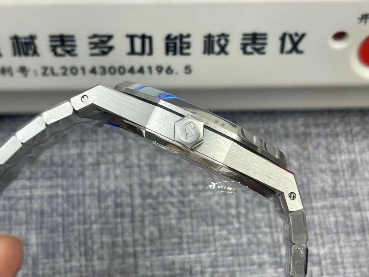 APS Factory Audemars Piguet 双摆轮镂空15407ST.OO.1220ST.01和15407OR.OO.1220OR.01一比一超A高仿手表 / AP232