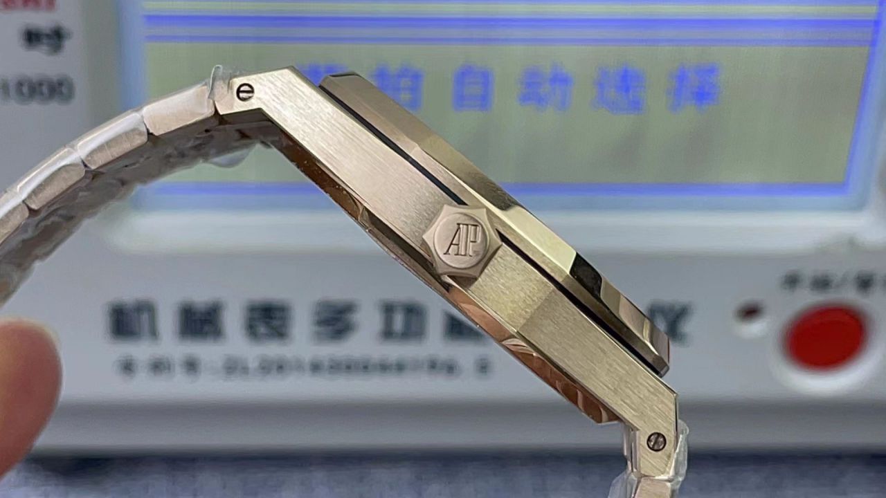 APS Factory Audemars Piguet 双摆轮镂空15407ST.OO.1220ST.01和15407OR.OO.1220OR.01一比一超A高仿手表 / AP232