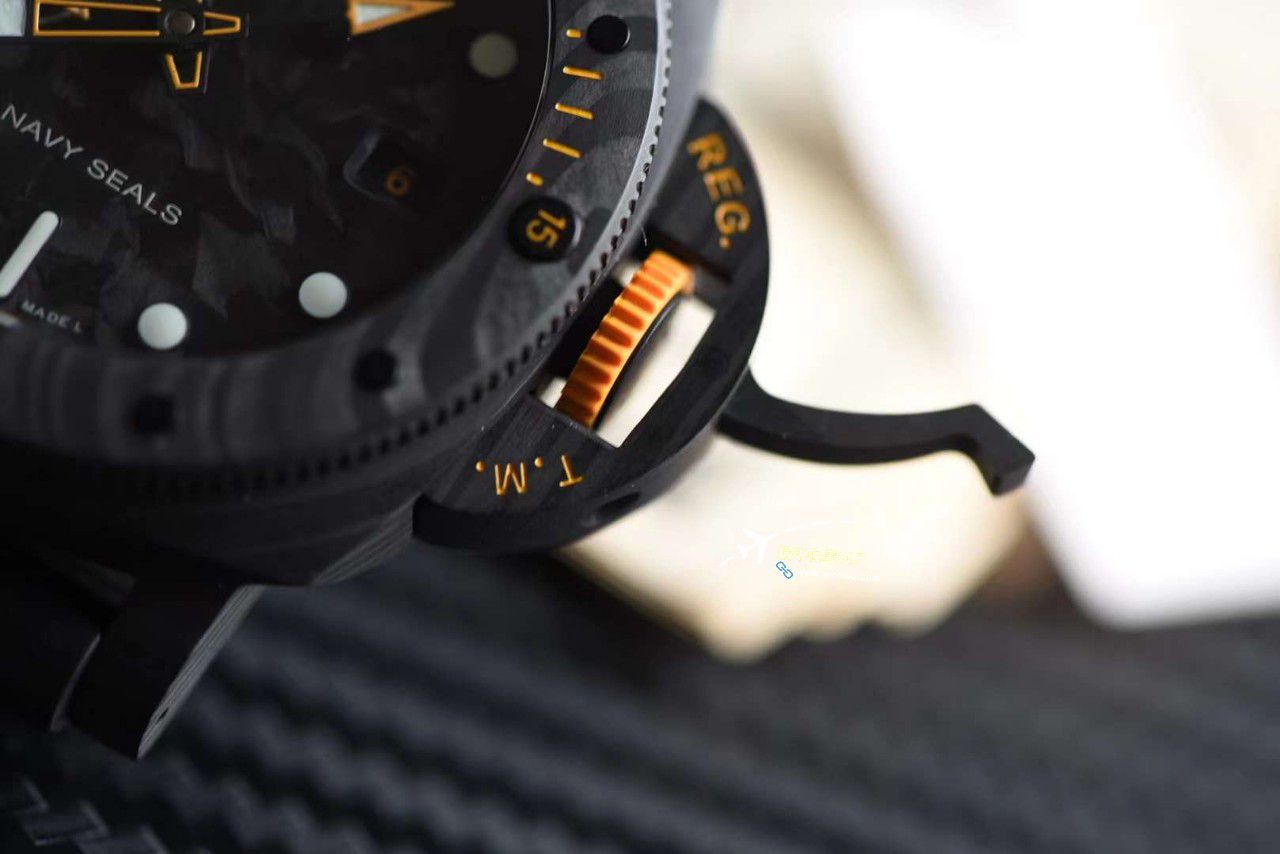 VS Factory 一比一 top 复刻高仿手表Panerai PAM01324、PAM1324 carbon fiber  / VSPAM01324