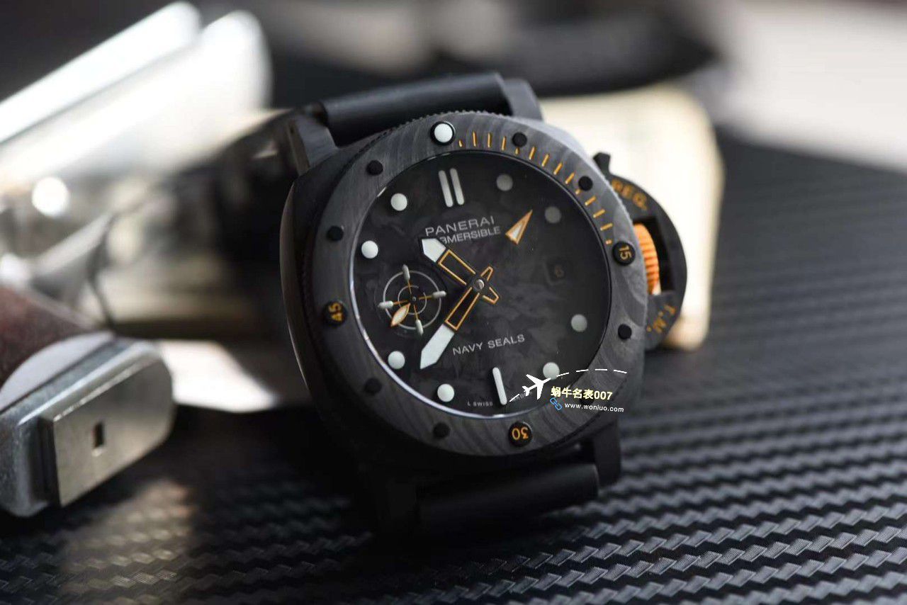 VS Factory 一比一 top 复刻高仿手表Panerai PAM01324、PAM1324 carbon fiber  / VSPAM01324
