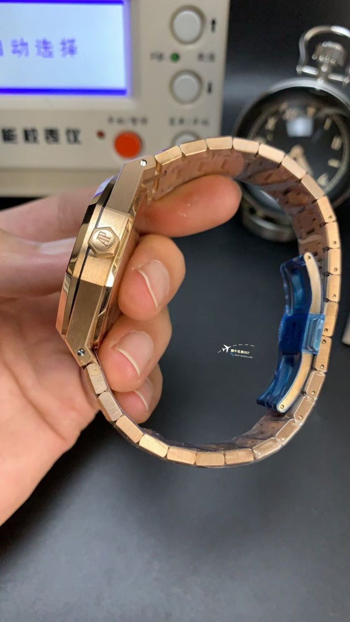  Video analysis APS Factory Audemars Piguet 皇家橡树系列复刻高仿手表15500OR.OO.1220OR.01，15500OR.OO.D002CR.01，15500ST.OO.1220ST.03 wrist watch  / AP233