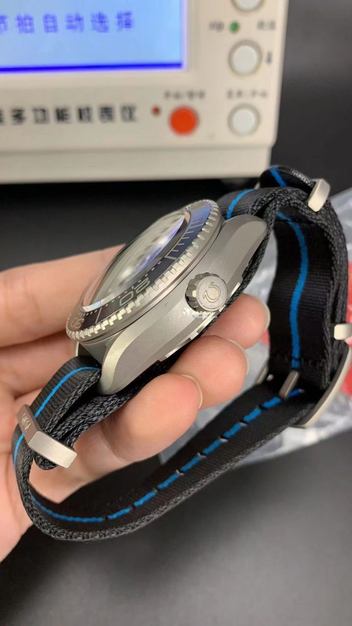  Video analysis VS Factory 高仿复刻手表OMEGA Seamaster 6000米海王215.30.46.21.03.001，215.92.46.21.01.001 wrist watch  / M781
