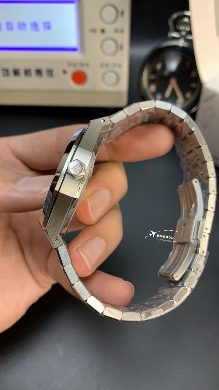  Video analysis APS Factory Audemars Piguet 复刻高仿15400手表15400ST.OO.1220ST.03，15400ST.OO.1220ST.02 / AP223