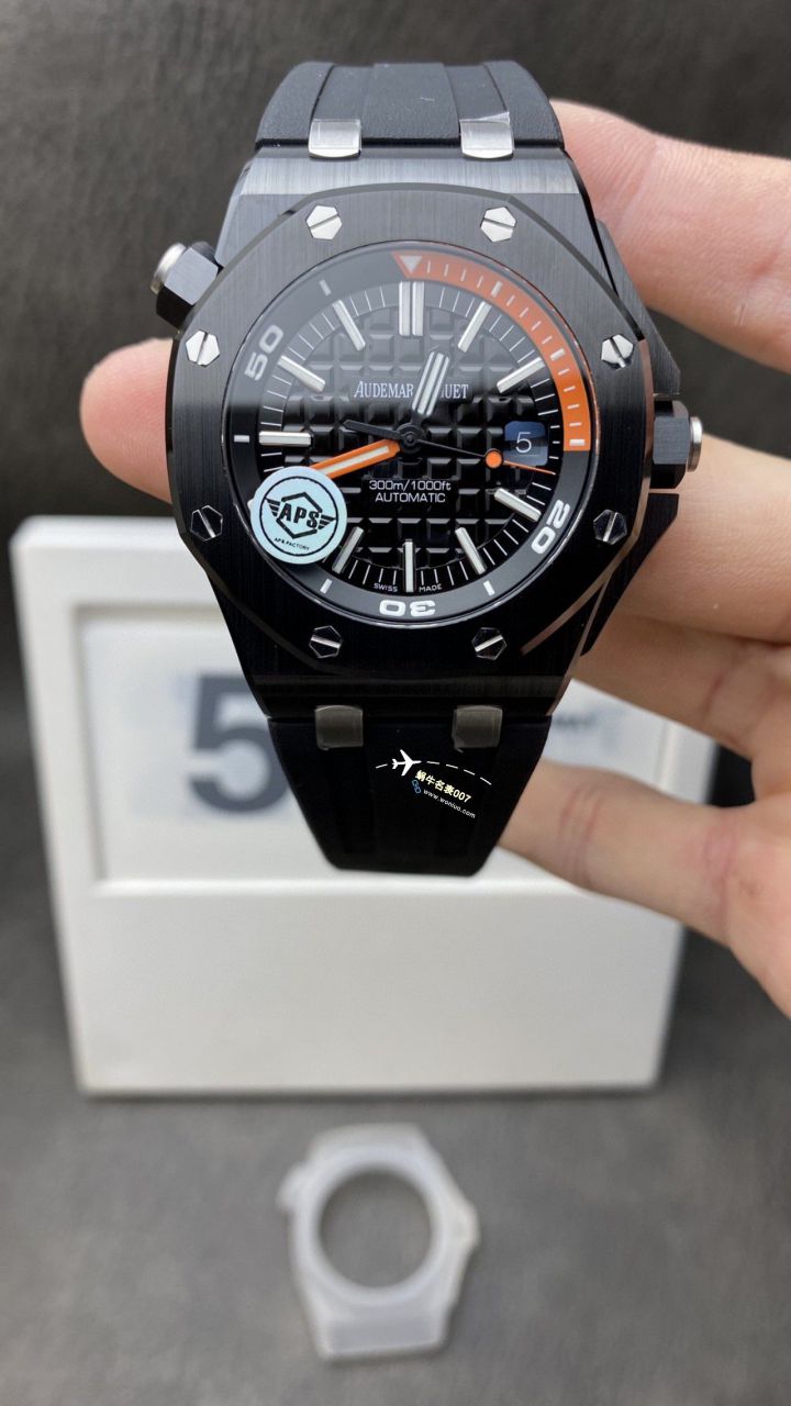 APS Factory 一体机Audemars Piguet  Royal Oak Offshore 白黑 Composite 复刻高仿手表15707CB.OO.A010CA.01，15707CE.OO.A002CA.01 / AP239