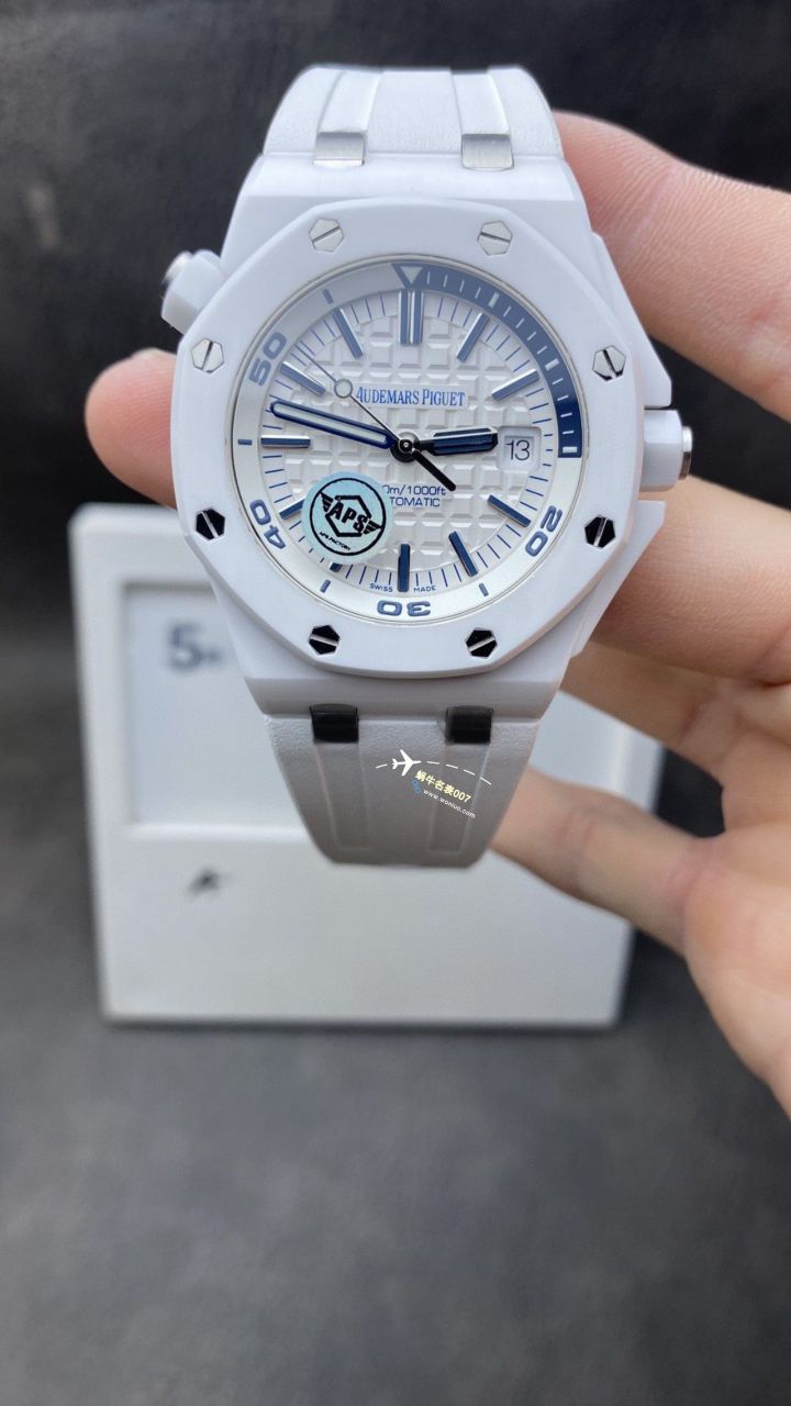 APS Factory 一体机Audemars Piguet  Royal Oak Offshore 白黑 Composite 复刻高仿手表15707CB.OO.A010CA.01，15707CE.OO.A002CA.01 / AP239