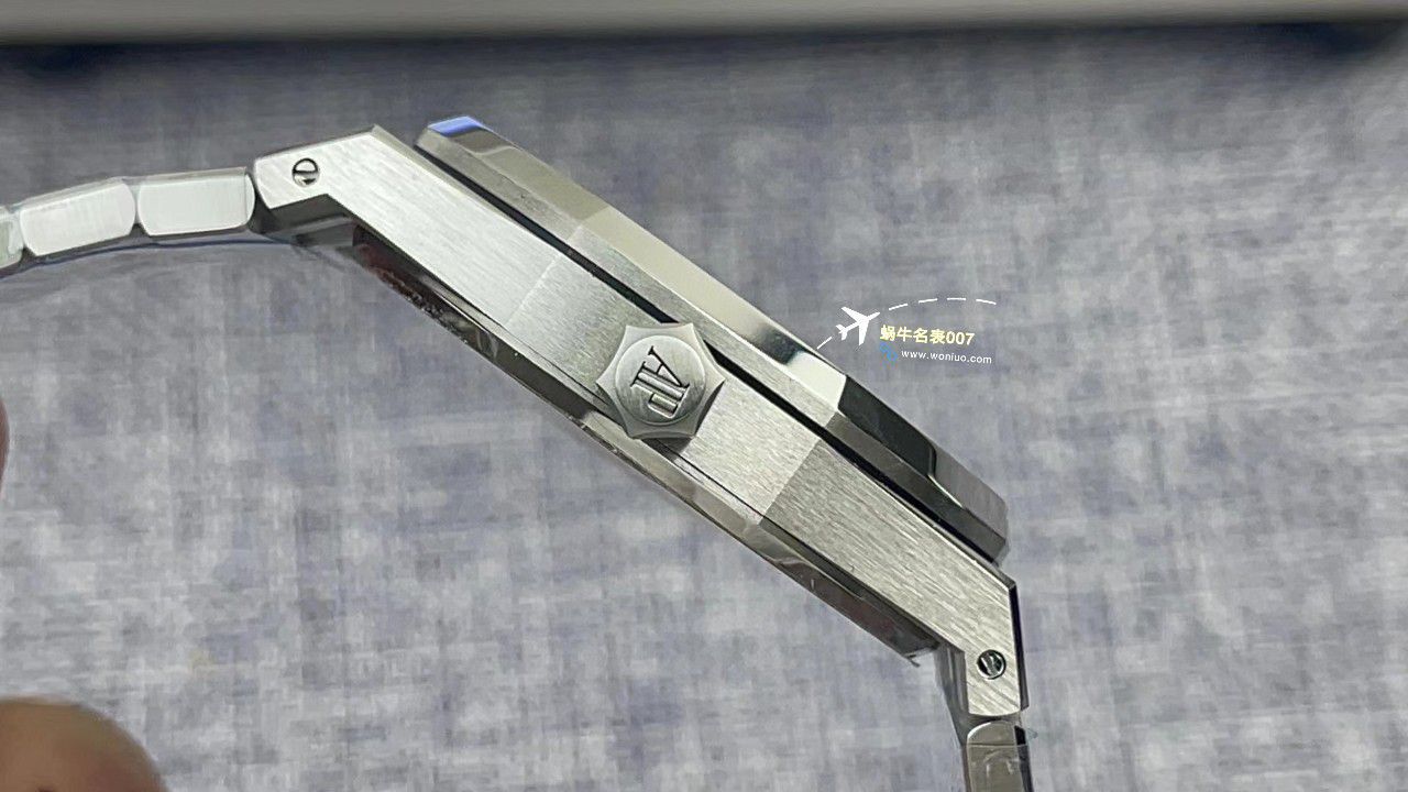 APSAudemars Piguet 复刻高仿皇家橡树15510AP50周年特别版15510ST.OO.1320ST.09，15510OR.OO.D002CR.02，15510ST.OO.1320ST.06 / AP260