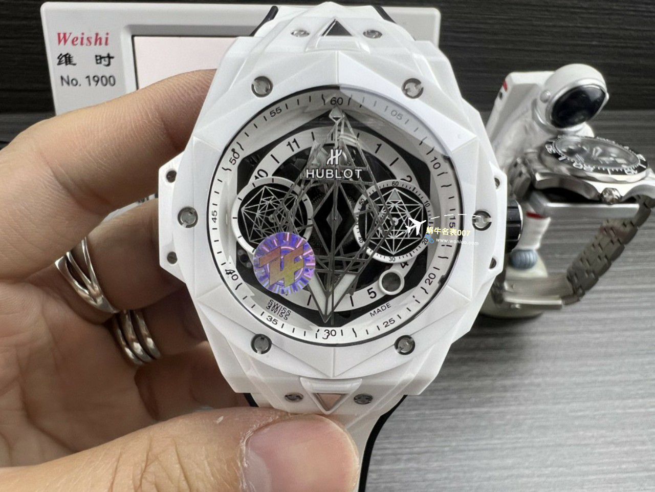 BBF Factory  hublot SANG BLEU II刺青二代 top 复刻高仿手表418.CX.1114.RX.MXM20，418.HX.2001.RX.MXM21，418.GX.5207.RX.MXM22，418.EX.5107.RX.MXM21 / YB123