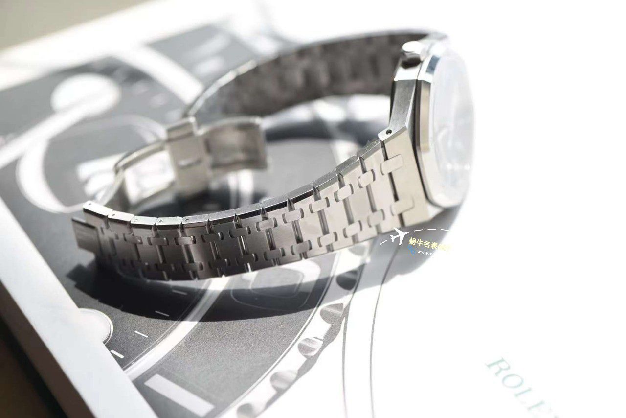 【 Video analysis 】APS Factory Audemars Piguet 皇家橡树50周年一比一高仿手表15510ST.OO.1320ST.06 wrist watch  / AP265