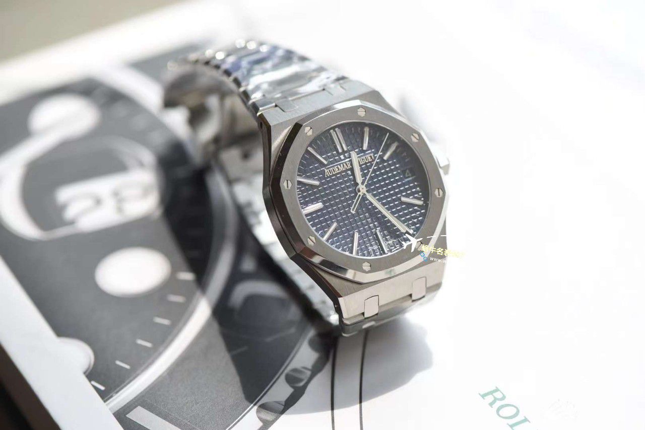 【 Video analysis 】APS Factory Audemars Piguet 皇家橡树50周年一比一高仿手表15510ST.OO.1320ST.06 wrist watch  / AP265