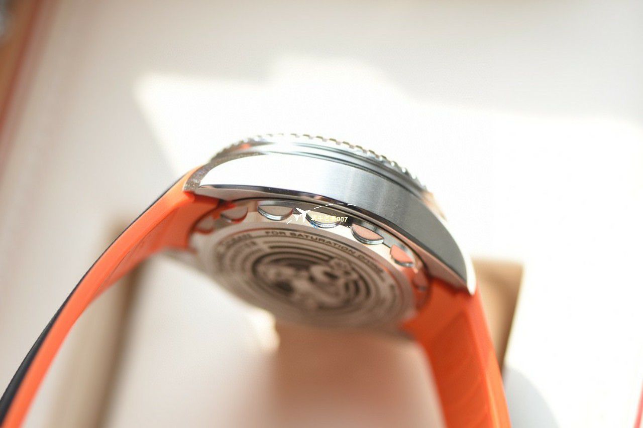 【 Video analysis 】原单品质OMEGA Seamaster 海王6000米215.30.46.21.06.001，215.30.46.21.03.001 wrist watch  / M787