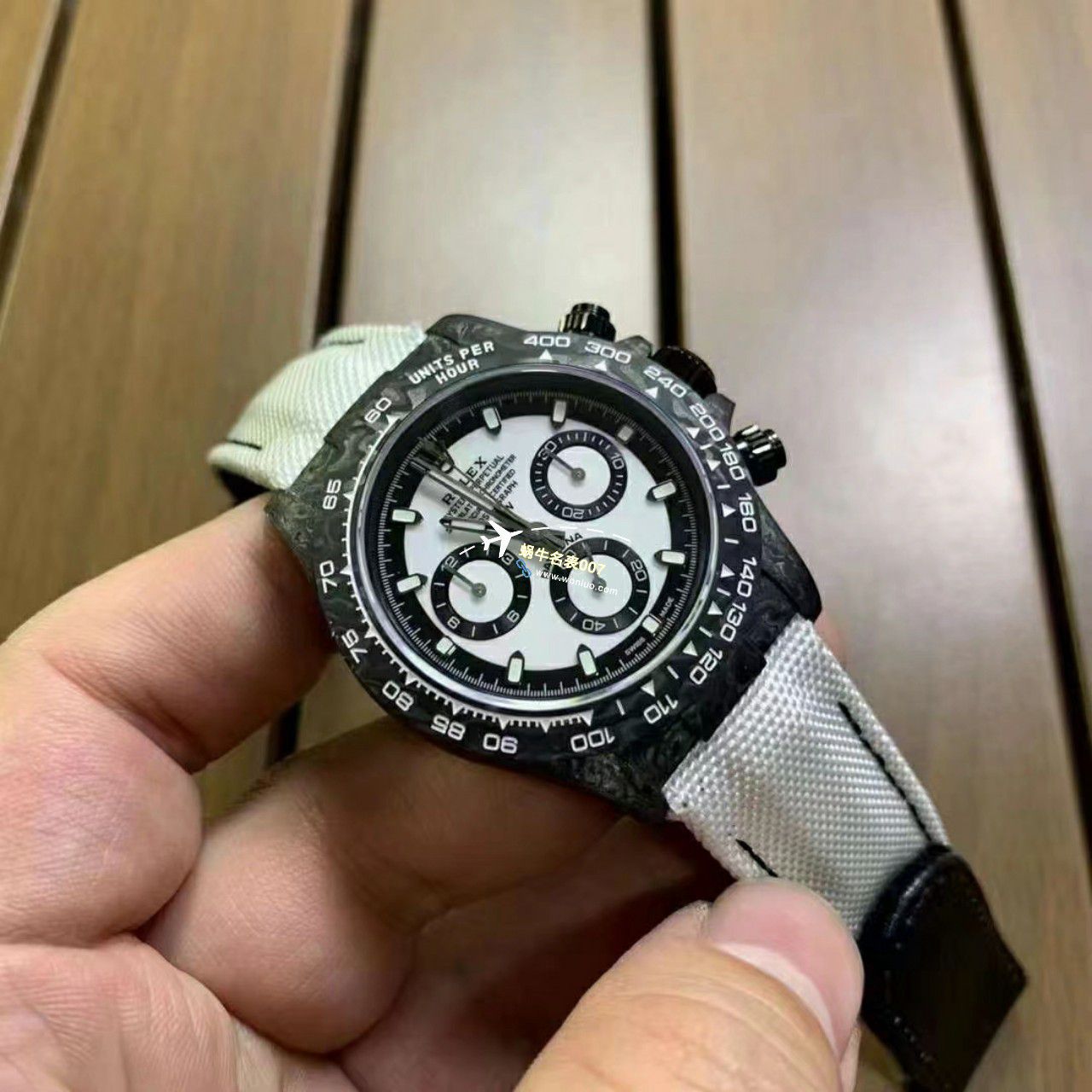 【 Video analysis 】一比一 top 复刻高仿手表Diw顶配 carbon fiber  Ditongna  / R808