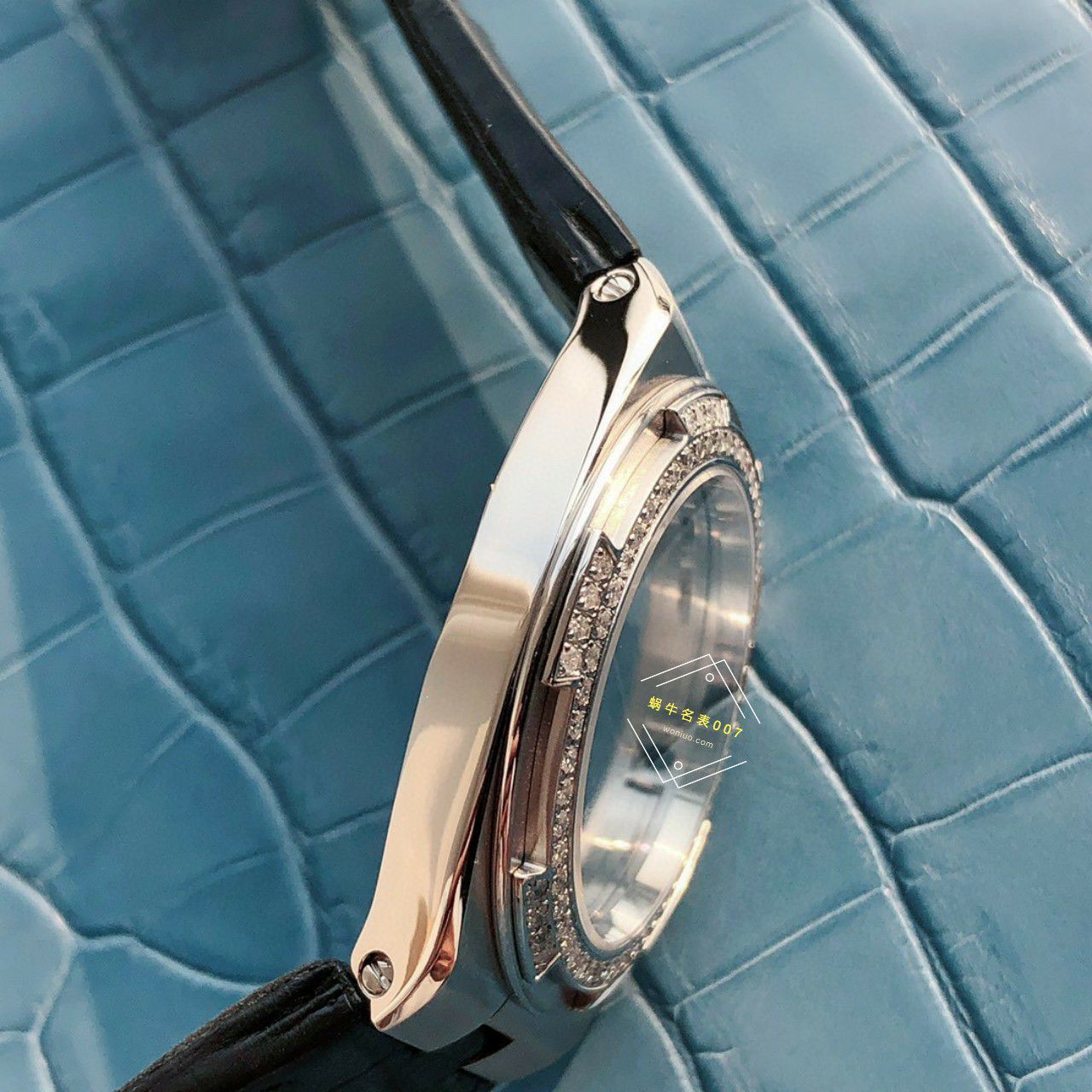 高端真钻女表Vacheron Constantin   Overseas 系列1225V/000R-B592，1225V/200A-B590 wrist watch  / JS261